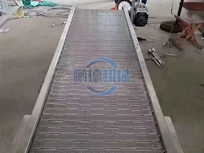 鏈板輸送機